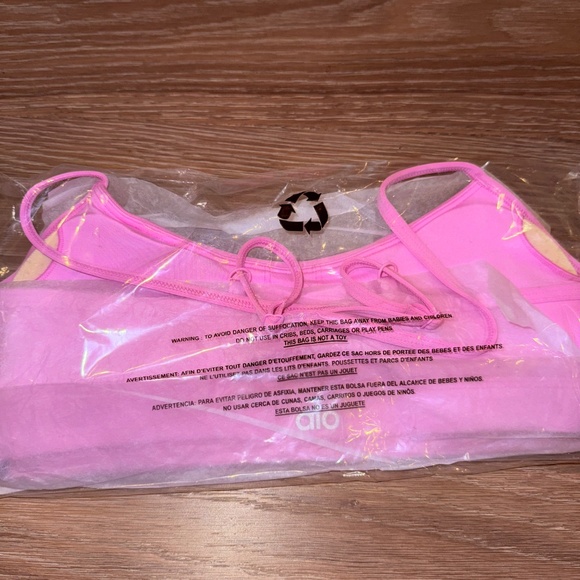 Alo Yoga Airlift Intrigue Bra Sweet Pink size Small (S) NWT - Picture 5 of 5